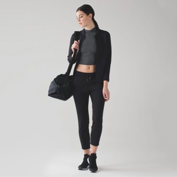 Lululemon On The Fly Pant *28" Black Sz 4 - Picture 13 of 14